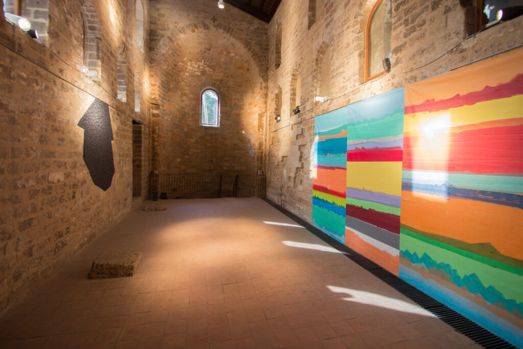 LATI, 2015, acrilico su tela,  Visione della mostra, a cura di Osservatorio Arti Visive. Cappella dell'Incoronazione_Museo Riso, Palermo